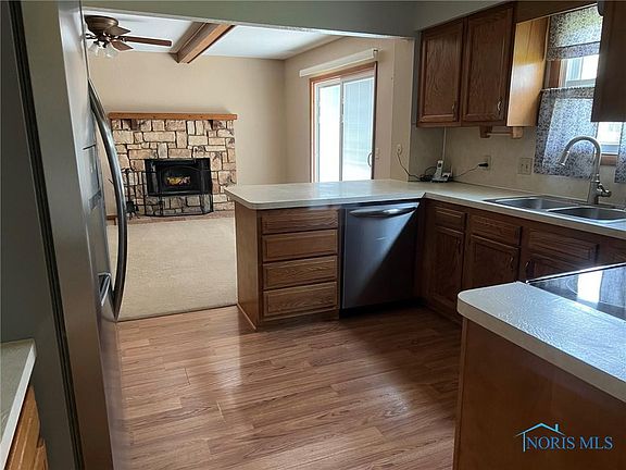 3rd image of 5568 Greenridge Dr