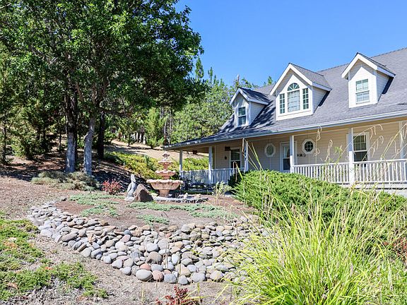 2nd image of 412 Country Ct