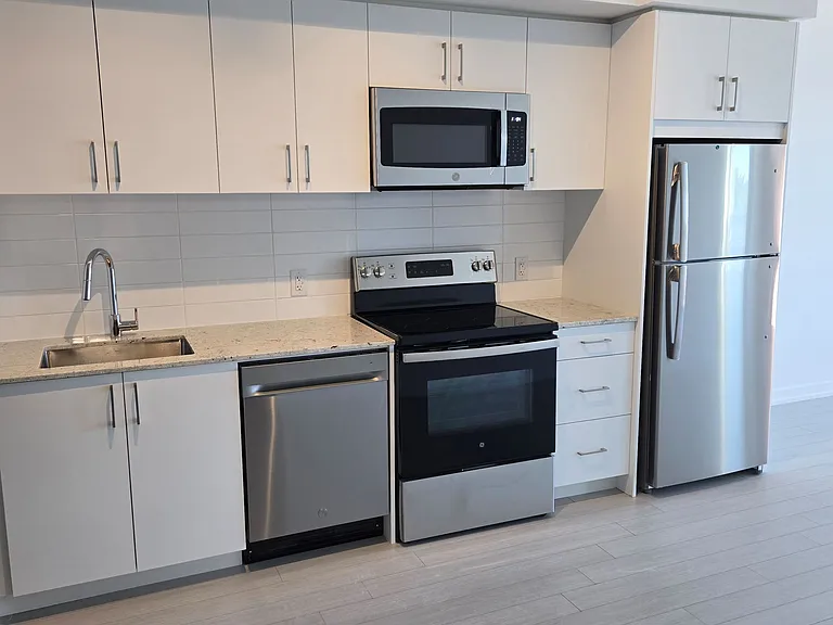4010 Eglinton Ave W #422 — Photo 6