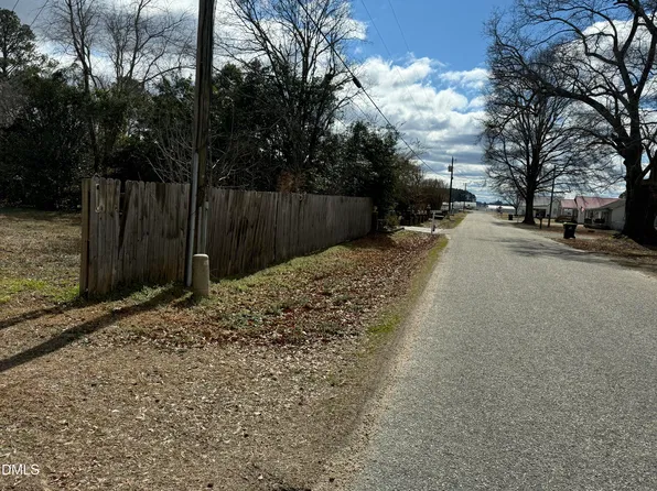 747 Raiford Rd, Erwin, NC 28339