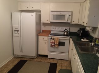 7510 Farmingdale Dr APT 101, Darien, IL 60561