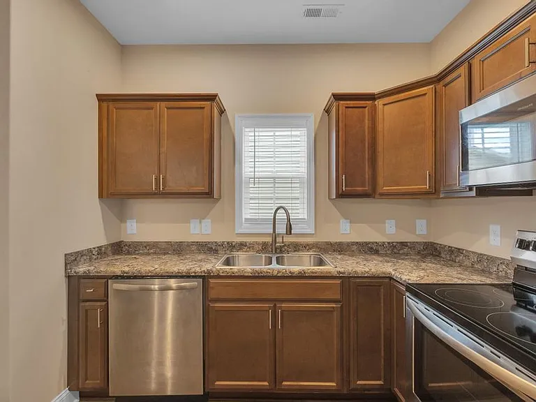 148 Broadleaf Dr — Photo 9