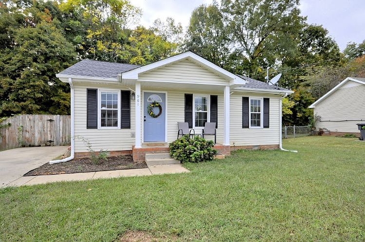 1st image of 961 Applegrove Cir