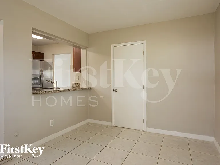 3430 NW 34th St — Photo 5