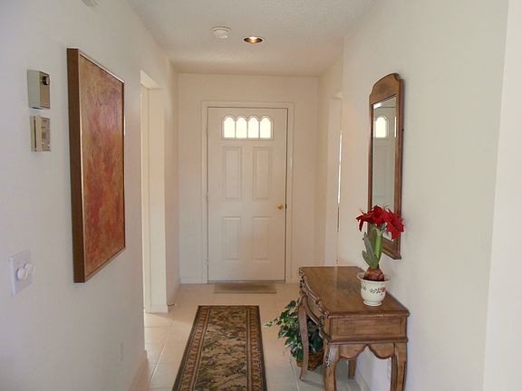 Tiled Entry Foyer