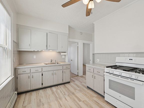5th image of 153 Banta Ave #1