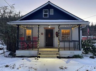 1132 S Water St, Silverton, OR 97381