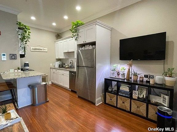 5th image of 41 Green St Unit 2D