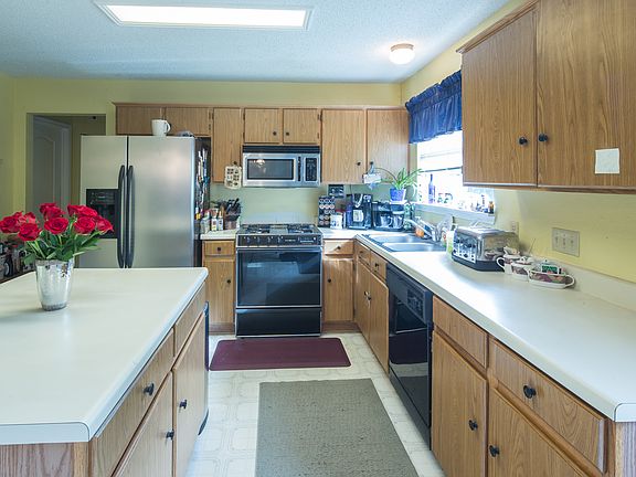 5th image of 1702 Woodland Dr