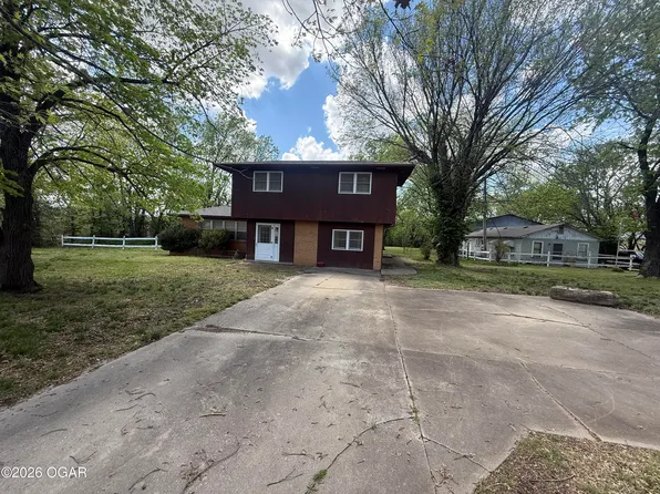 639 Ohio St, Oswego, KS 67356