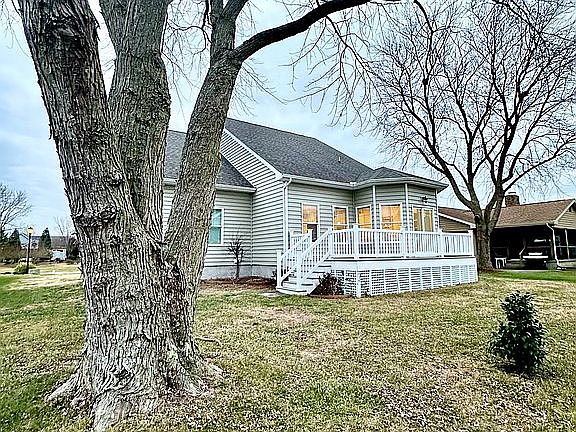 3rd image of 777 Hickman Dr