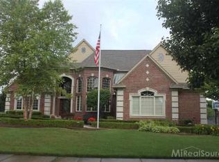 53281 Pondview Dr, Shelby Township, MI 48315