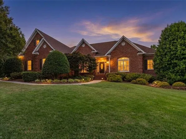 5696 Green Dale Ct, Summerfield, NC 27358
