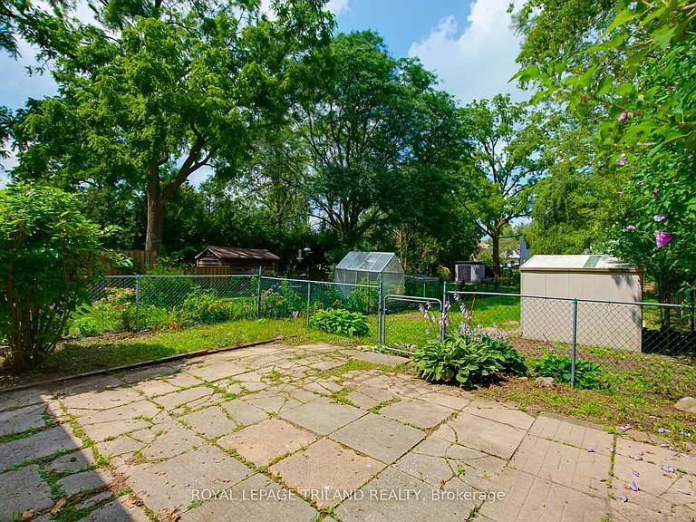 210 Emery St E — Photo 23