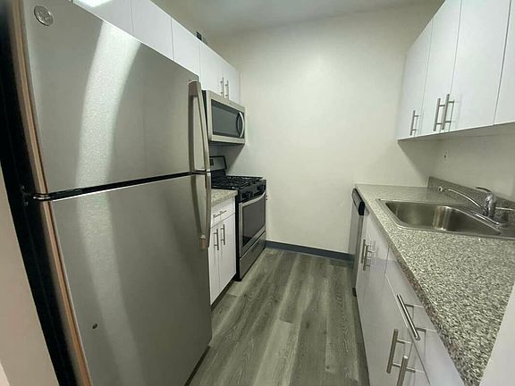 4th image of 142-19 Barclay Ave #6
