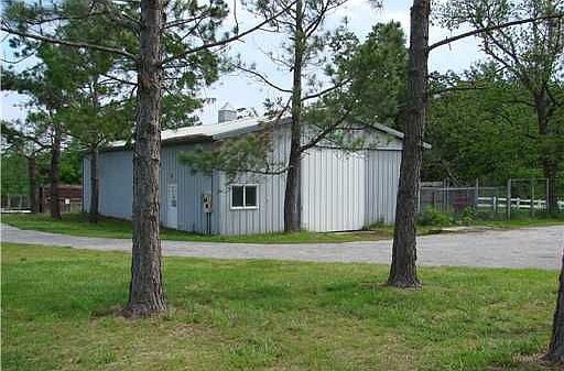 4th image of 656 Shores Ave