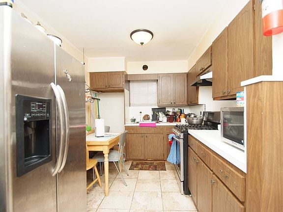 4th image of 289 E Sidney Ave