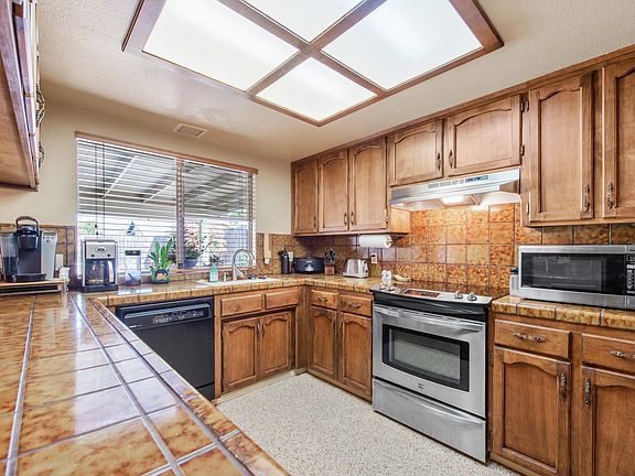 3rd image of 3818 W Iris Ave