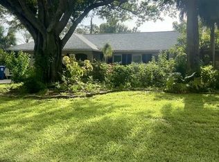 5230 Venetian Blvd NE, Saint Petersburg, FL 33703