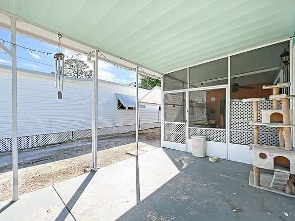 3rd image of 17881 N Tamiami Trl #9