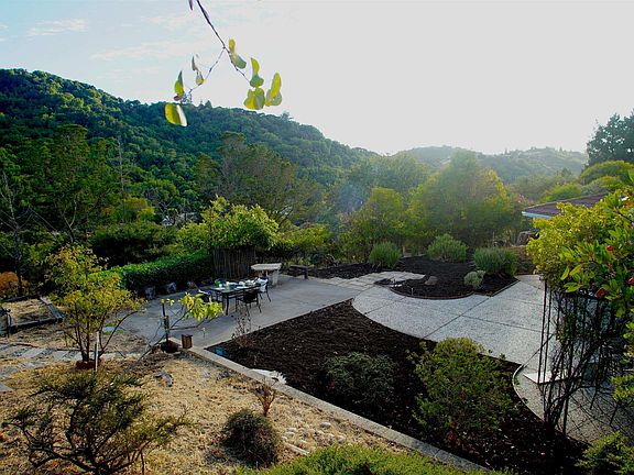 4th image of 2531 Moraga Dr