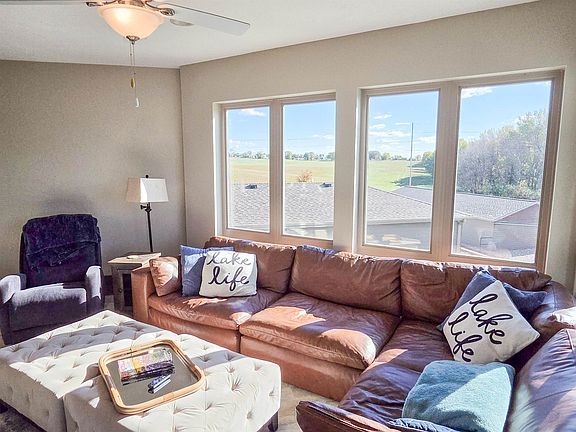 5th image of 580 Linden Dr #203