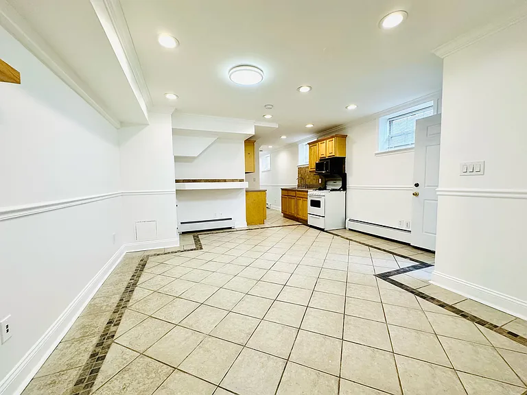 250 E 239th St #1 — Photo 1