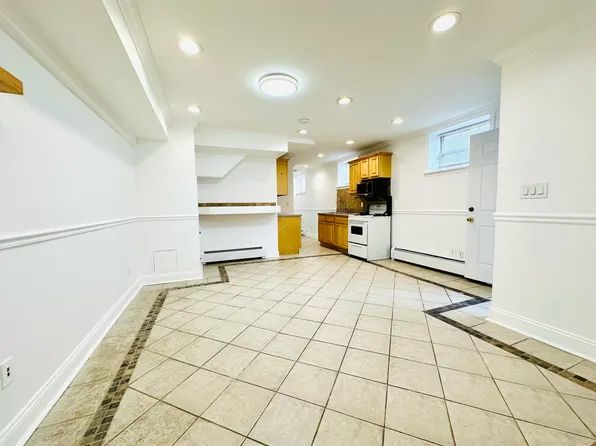 250 E 239th St #1, Bronx, NY 10470