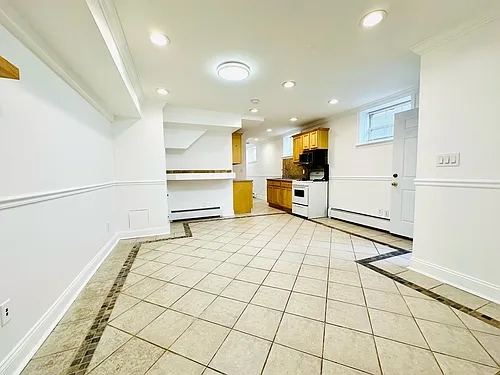 250 E 239th St #1 Photo 1 250 E 239th St #1 Photo 1
