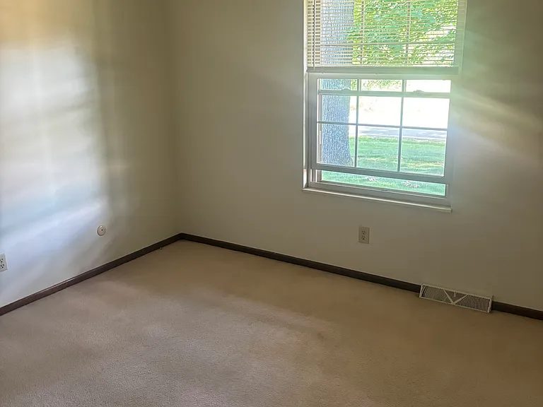 469 E Comet Rd — Photo 17