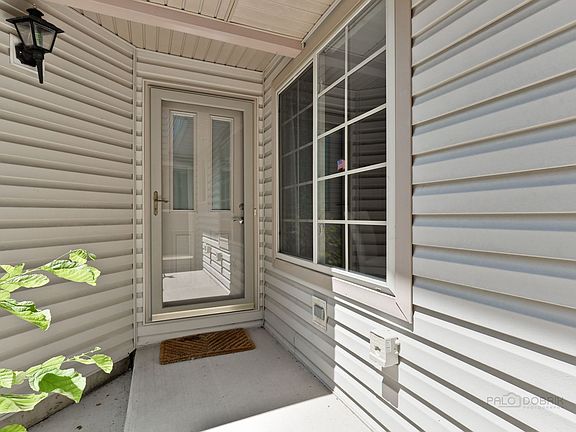 3rd image of 1514 N Saint Marks Pl