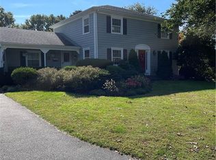 26 Meadowbrook Dr, Barrington, RI 02806