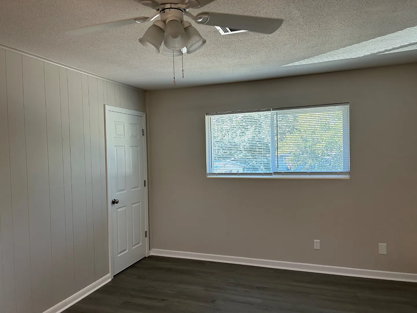 201 Taylor Cir. — Photo 3