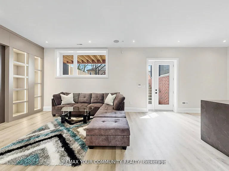 97 Ranee Ave — Photo 38