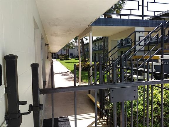 3rd image of 4328 Edgewater Dr APT E106