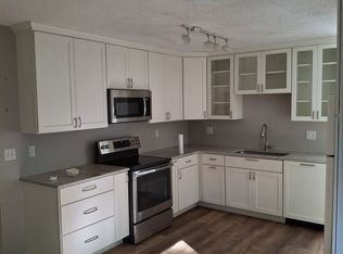 39 Pine Grove Ave, Glenburn, ME 04401