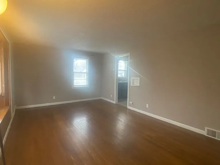 3703 W Rockwell Ave — Photo 25
