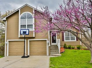 1901 Current St, Liberty, MO 64068