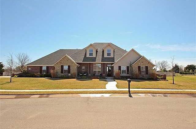 Home for Sale in Edmond, Oklahoma $359,900
