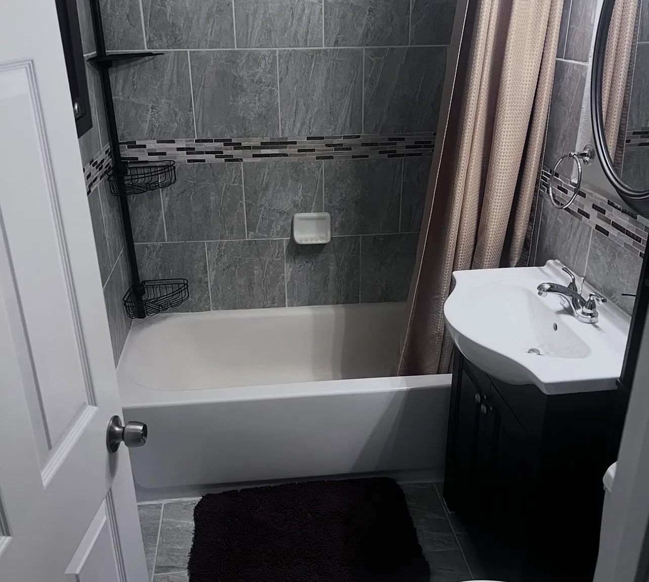 2 bed, 620 sqft, $2,200 — Photo 4