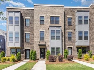 625 Uwharrie River Rd, Charlotte, NC 28211
