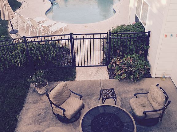 pool/masonry gas fire pit