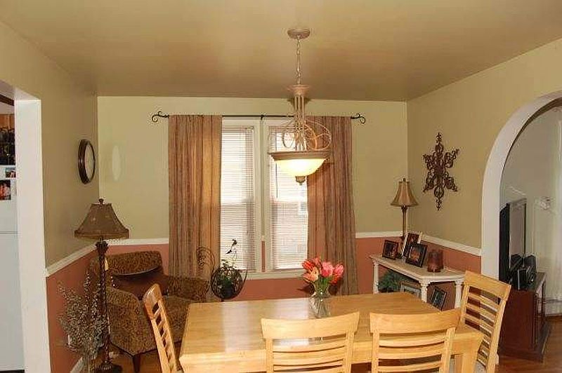 3rd image of 3677 CARMAN Road
