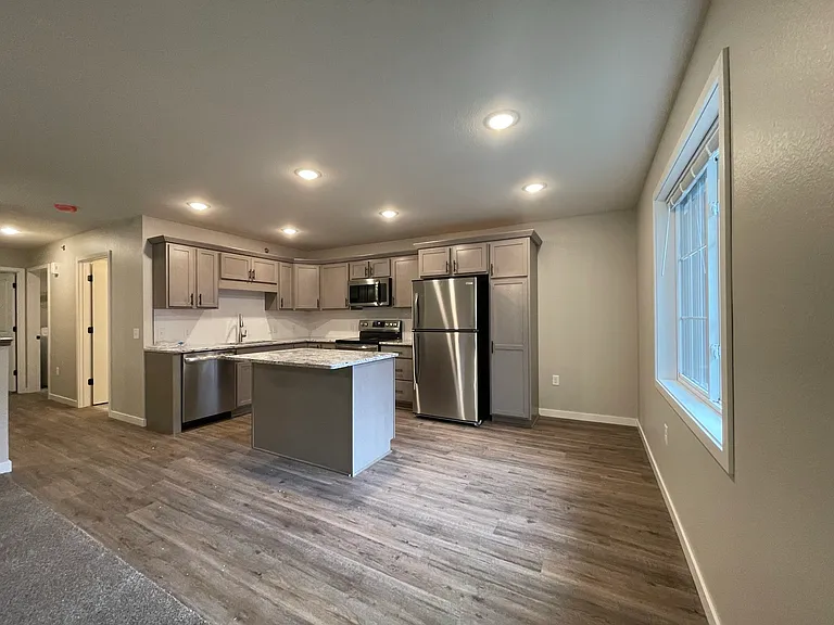 Gateway Place Apartments — Photo 68