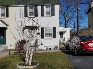 222 Crum Creek Dr, Woodlyn, PA 19094