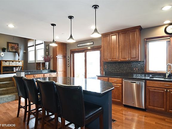 5th image of 541 Northampton Cir
