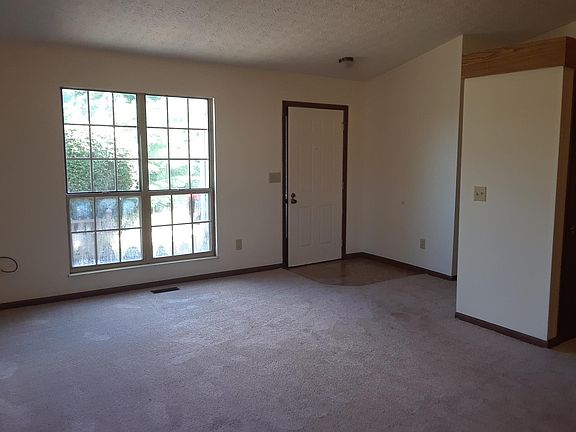 2nd image of 3591 Chesapeake Dr