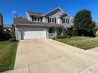 27W336 Chartwell Dr, Winfield, IL 60190