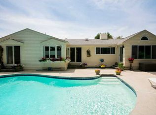 38 Nicholson Cres, Middletown, RI 02842