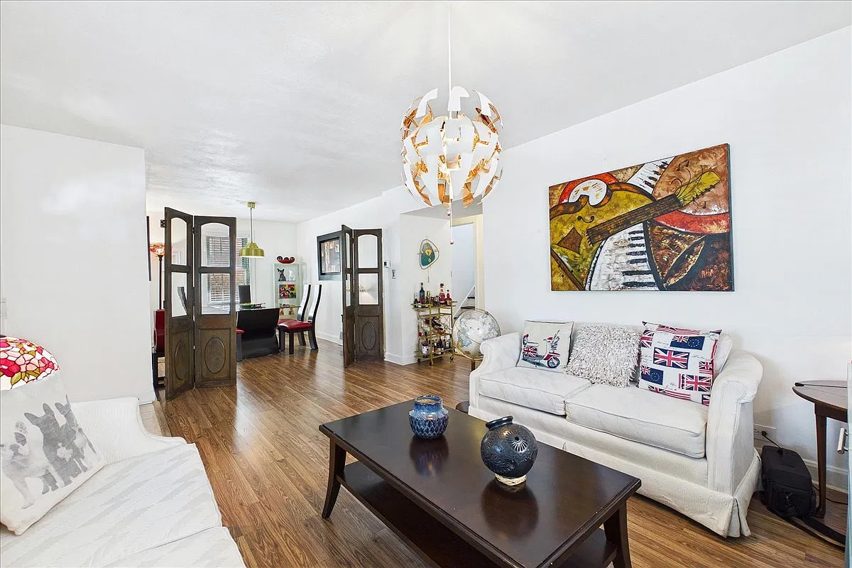 3 bed, 1170 sqft, $2,850 — Photo 3